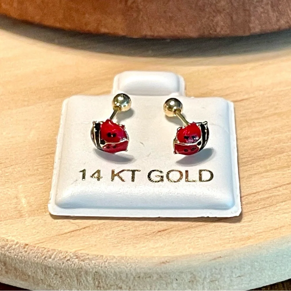 None delicate 14k